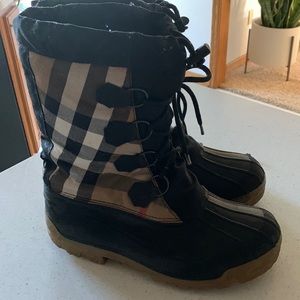 Burberry winter boots